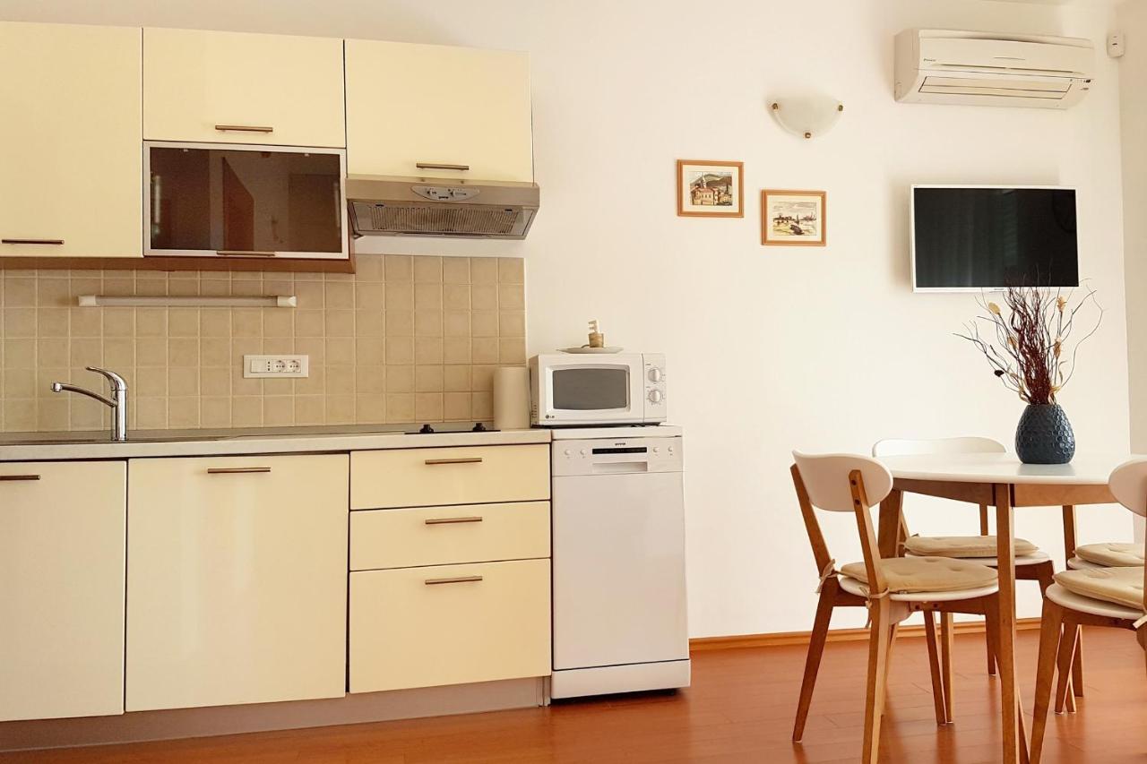 Apartments By The Sea Rovinj - 3373 Kültér fotó